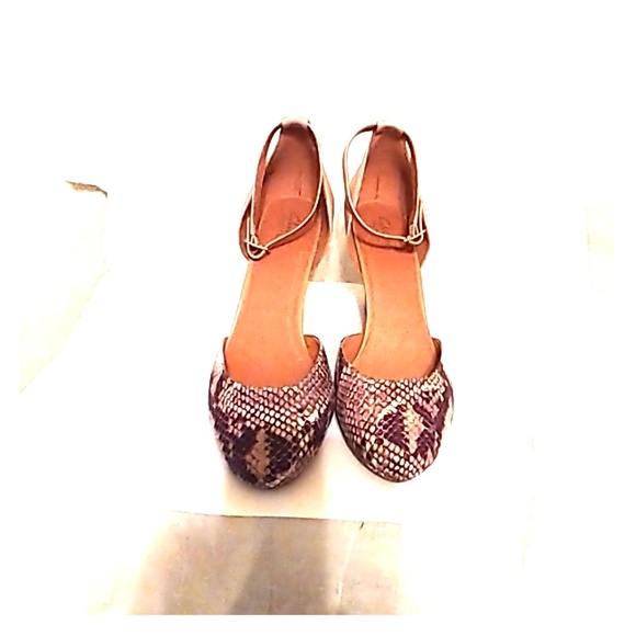 Clarks Shoes - Beautiful snake skin and nude leather wedge